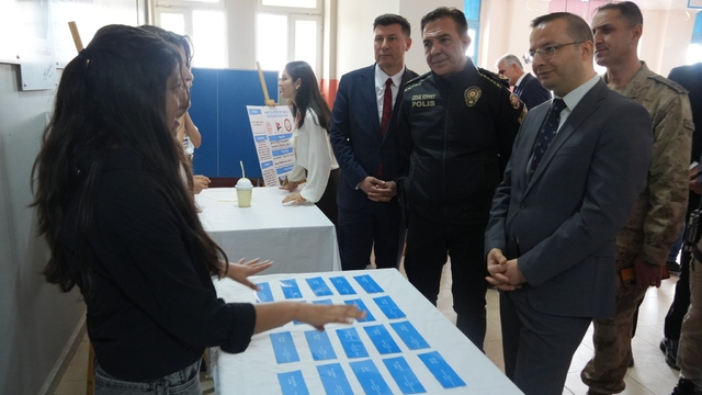 Cizre'de 4006 TÜBİTAK Bilim Fuarı açıldı