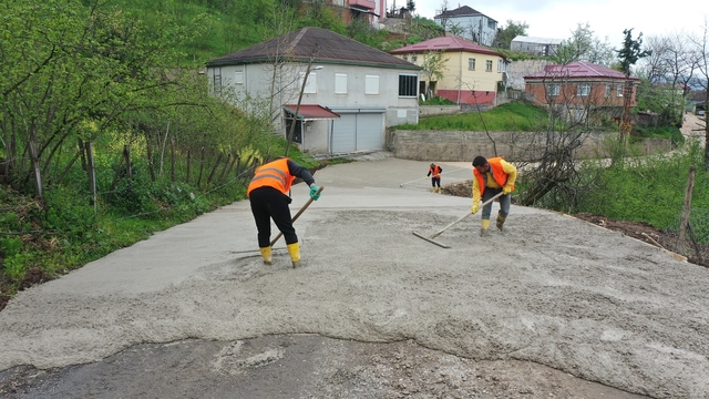 Ordu'nun kırsalında beton yol çalışmaları devam ediyor
