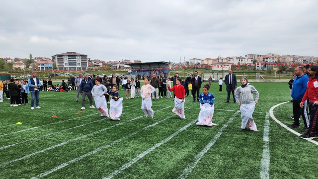 Suluova'da "23 Nisan" kapsamında şenlik düzenlendi