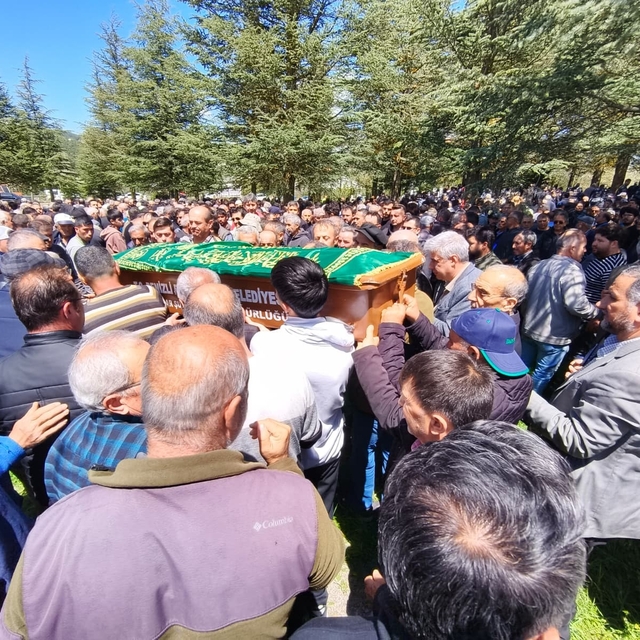 Kazada hayatını kaybeden kamyon sürücüsü son yolcuğuna uğurlandı