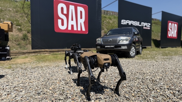 Sarsılmaz, yeni nesil savunma sistemleri "Dron Killer" ve "SARBOT"u tanıttı
Türkiye'nin ilk silahlı robotu "SARBOT" Düzce'de görücüye çıktı
Dron Killer'a sadece Türkiye'den değil, dünyadan da talep yağıyor
