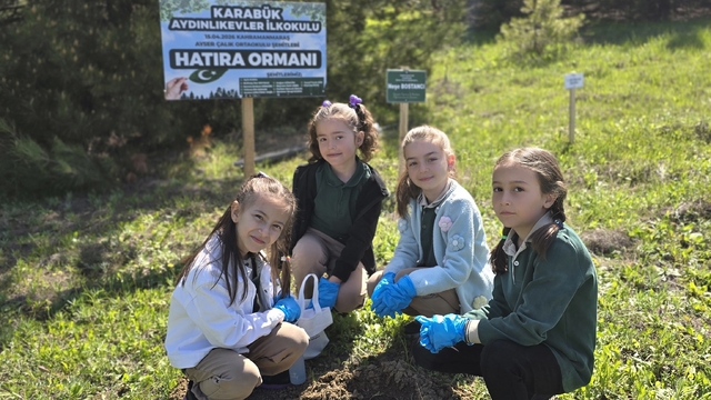 Kahramanmaraş'taki okul saldırısında hayatını kaybedenler için Karabük'te fidan dikildi