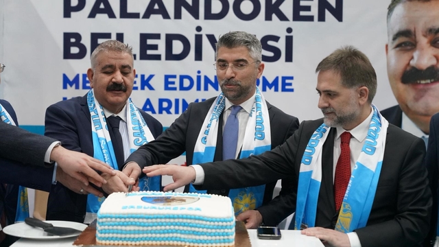 Palandöken Belediyesi'nden kariyer fuarında şampiyonluk coşkusu