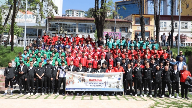 Yurt Lig heyecanı öncesi sporcular Karabük ve Safranbolu'yu keşfetti
250 sporcu müsabakalar öncesi tarihi kentte moral depoladı