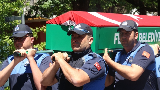 Fethiye'de Zabıta Personeli Ersoy'a duygusal veda