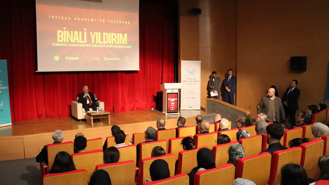 TDT Aksakallar Konseyi Başkanı Yıldırım, Erzincan'da "İhtisas Akademi 26 Lansmanı"nda konuştu: