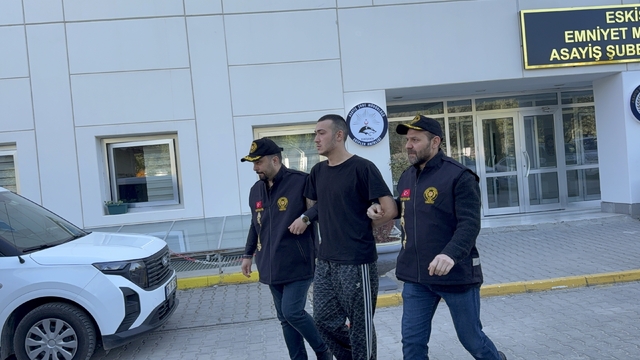Eskişehir'de 1 kişinin öldüğü bıçaklı kavgayla ilgili 3 şüpheli tutuklandı