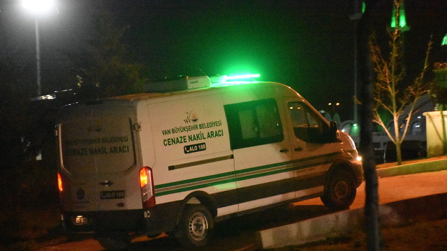 Van'da sahipsiz köpeklerin saldırısı sonucu bir çocuk hayatını kaybetti, bir çocuk yaralandı