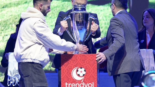 Süper Lig'e yükselen Erzurumspor FK, şampiyonluk kupasını aldı