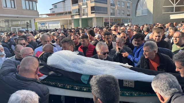 Borcunu ödemediği için icra takibi başlatan avukatı öldürdü, kız kardeşini yaraladı (3)