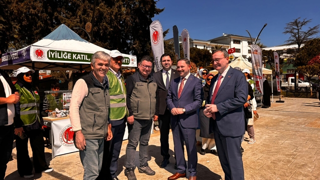 Biga'da öğrenciler şehitler anısına fidan bağışı kampanyası başlattı