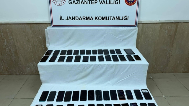 Gaziantep'te 2 milyon TL değerinde kaçak telefon ele geçirildi: 1 gözaltı