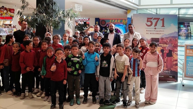Aslanapa'da Kur'an kursu öğrencileri "571 Rahmet Peygamberi Hz Muhammed" filmini izledi