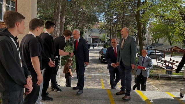 Kırklareli Valisi Turan, Mimar Sinan Mesleki ve Teknik Anadolu Lisesini ziyaret etti