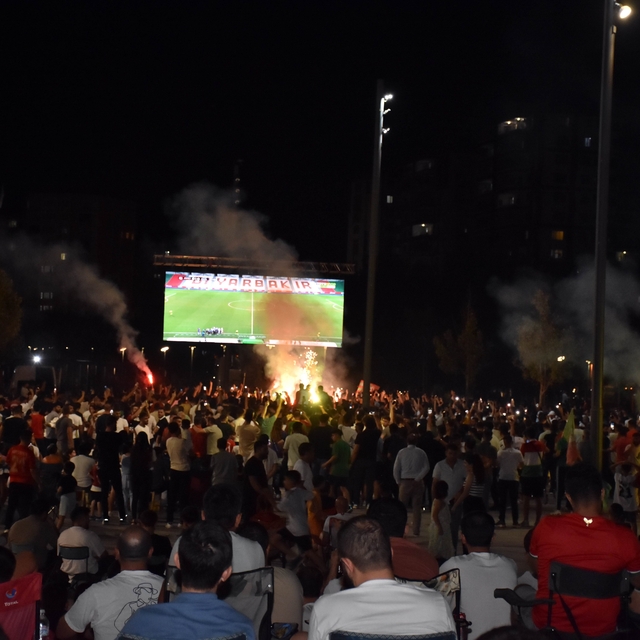 Amed Sportif Faaliyetler'in, Süper Lig heyecanı için dev ekranlar kurulacak