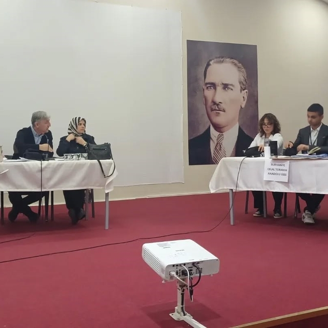 Kuzey Ege'nin "İklim Elçileri" yarıştı
Bölge finalinin galibi Burhaniye old...