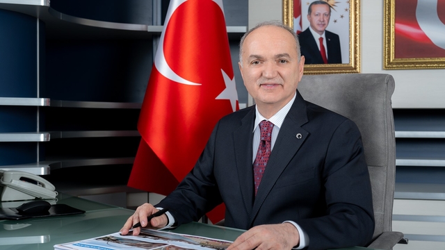 Başkan Faruk Özlü'den 1 Mayıs mesajı
Özlü "Şehrimizin her noktasında işçimizin alın teri vardır"