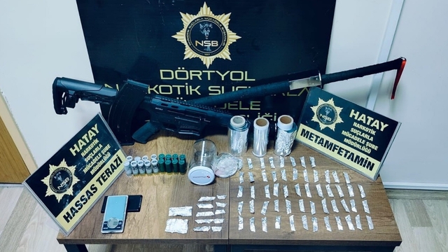 Dörtyol'da Uyuşturucu Operasyonu: 3 şüpheli tutuklandı