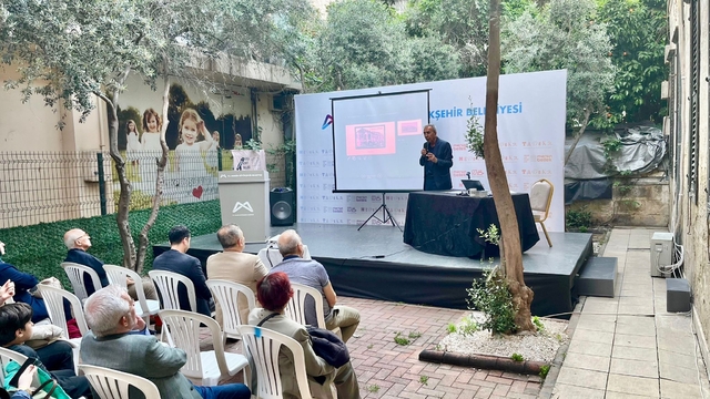 Mersin'de "Geçmişin İzinde Mersin Hamidiye Kışlası" konulu söyleşi yapıldı
