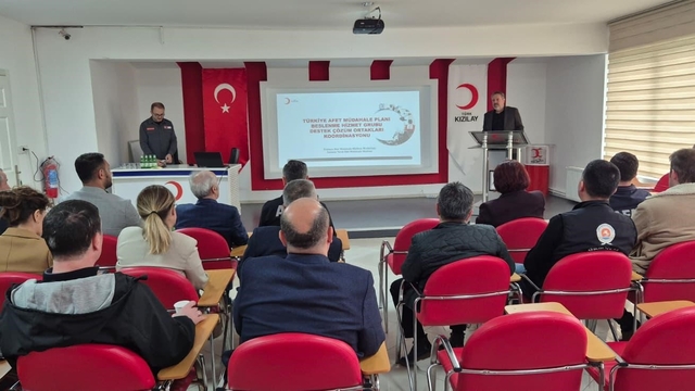 Afet Beslenme Grubu toplantısı
Afetlerde "altın saatler" vurgusu