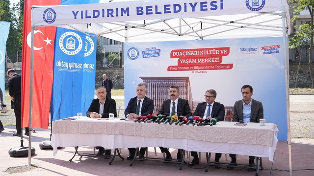 Yıldırım'da 8.3 dönümlük arazide dev kültür merkezi yükselecek
Duaçınarı Kültür ve Yaşam Merkezi Projesinin tanıtım toplantısı yapıldı
Yıldırım Belediye Başkanı Oktay Yılmaz:
"Duaçınarı Kültür Merkezi Bursa'ya nefes aldıracak"
"Dairesel dönüşümün kısır döngü olduğunu biliyoruz"
"Beton değil, insan odaklı dönüşüm"