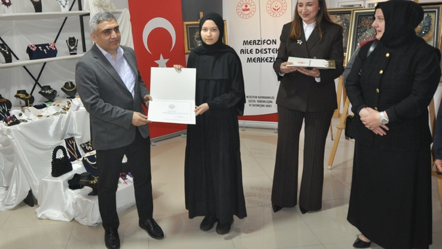 Merzifon ADEM'de 80 kursiyere sertifika verildi