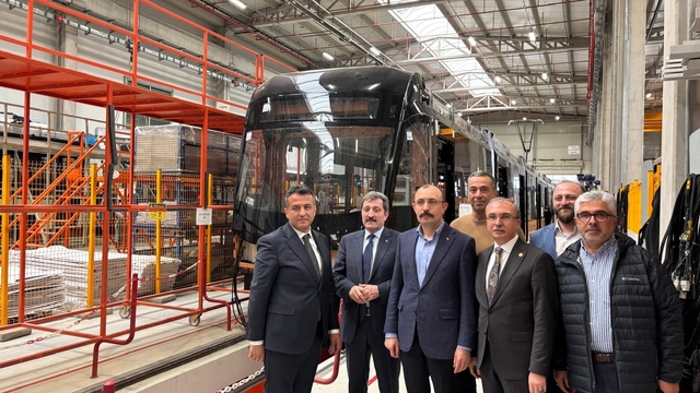 Yeni tramvayların ilki 2 Mayıs'ta yola çıkıyor: 19 Mayıs'ta hizmete girecek