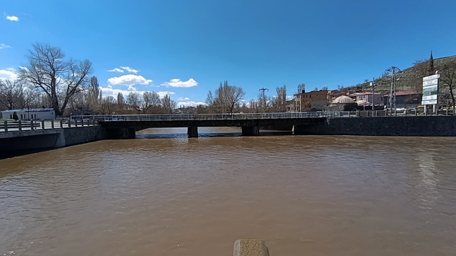 Kars'ta Bedesten Bölgesi'nde estetik tartışması
Vali Ziya Polat,  "Bu köprü şehre yakışmıyor"