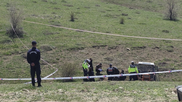 Çorum'da traktör dere yatağına devrildi: 1 ölü, 3 yaralı