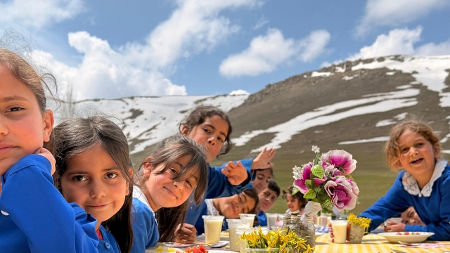 Ağrı'da öğrenciler baharı mangalla karşıladı
