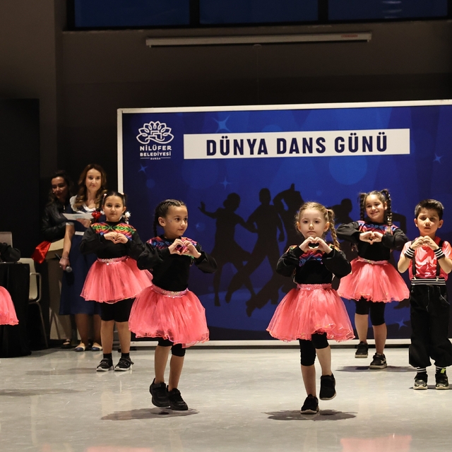 Nilüfer'de dans şöleni