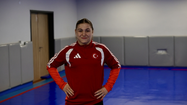 Milli güreşçi Beyza Nur Akkuş'un madalya sevinci