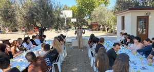 Kimya ve lezzet buluştu
Edremit'te zeytinyağının duyusal yolculuğu anlatıld...