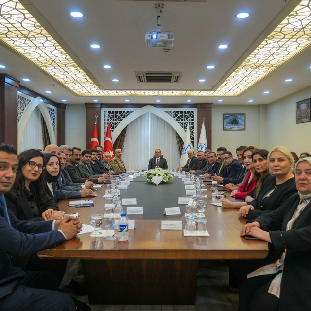 Hakkâri'de 'Kadına Yönelik Şiddetle Mücadele Ulusal Eylem Planı' toplantısı...