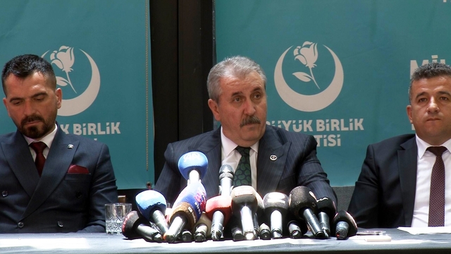 BBP Genel Başkanı Destici: "Cumhurbaşkanımızın erken seçimle tekrar aday olması sağlanmalıdır"
"Yerel seçimlerde BBP'nin Kayseri'den belediyeleri olacaktır"
"En yüksek çalışan maaşını bizim belediyelerimiz veriyor"