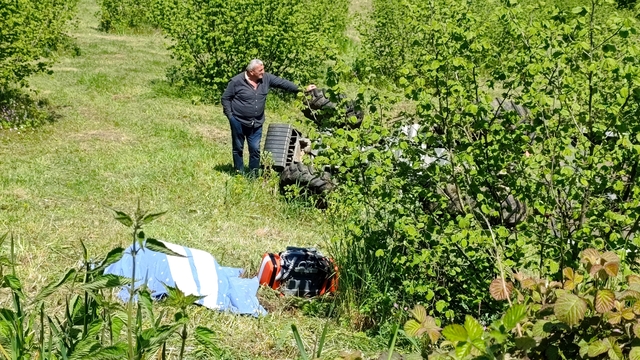 Emekli polis devrilen traktörün altında can verdi
Acı haberi alan ailesi yıkıldı