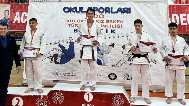 Manisalı Alp Türkiye Şampiyonu oldu