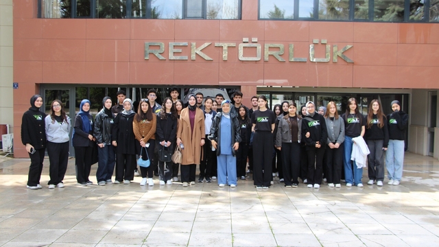 Fırat Üniversitesi'nde okul gezileri sürüyor