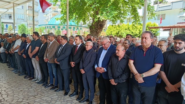 Kumluca Belediye Başkanı Avcıoğlu'nun annesi son yolculuğuna uğurlandı