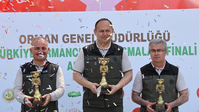 Bakan Yumaklı'dan orman yangınlarına karşı uyarı
Türkiye Ormancılık Yarışması finali Adana'da düzenlendi