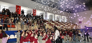Sivas'ta çocuklar halk oyunlarıyla buluştu