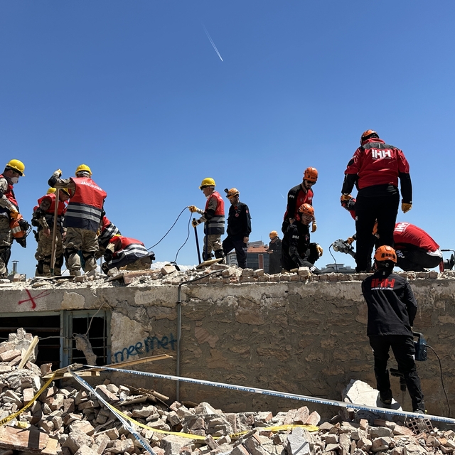 Uşak'ta gerçeği aratmayan deprem tatbikatı gerçekleştirildi