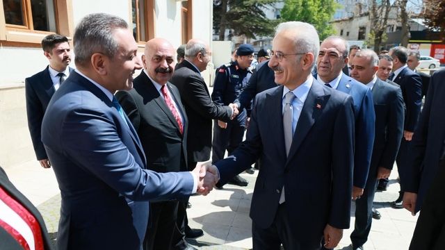 Başkan Dere, Sungurlu'nun ulaşım ihtiyaçlarını Bakan Uraloğlu'na iletti