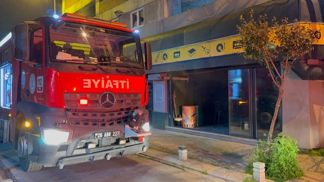 Eskişehir'de eğlence mekanında yangın: Müşteriler kendini dışarı attı