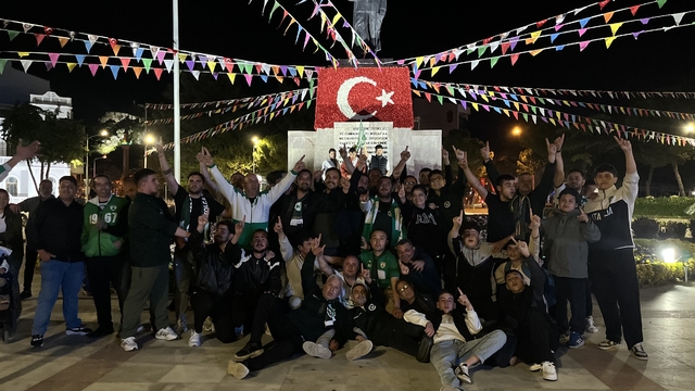 Muğlaspor'un zaferi geceyi bayrama çevirdi