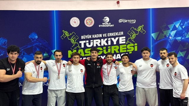 Sivaslı sporcular Mas Güreşi Büyükler Türkiye Şampiyonası'nda altın madalya kazandı