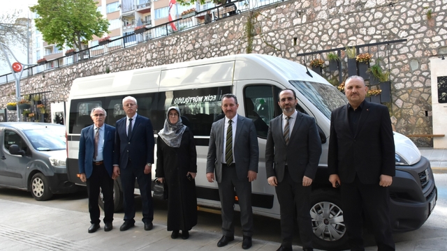 Bilecik'te hafızlık kurslarına minibüs desteği