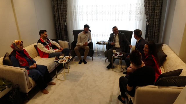 Evlilik kredisiyle yuva kuran çift ilk çocuklarını kucağına aldı