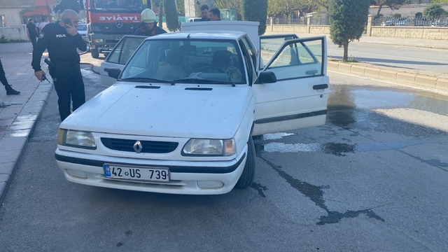 Akşehir'de park halindeki araçta çıkan yangında 1 kişi yaralandı