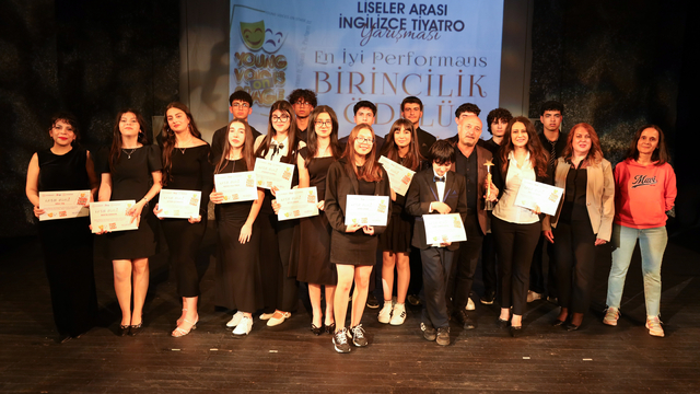 Diyarbakır'da "Aile" temalı liseler arası İngilizce tiyatro yarışması tamamlandı